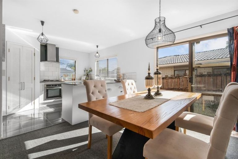 Photo of property in 145 Everglade Drive, Totara Heights, Auckland, 2105