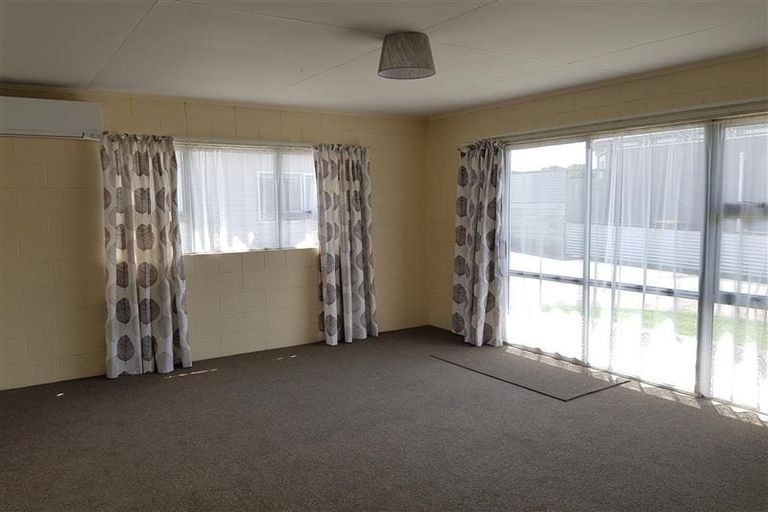 Photo of property in 2/20 Paritutu Road, Spotswood, New Plymouth, 4310