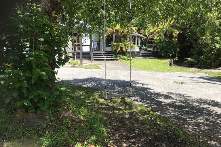 Photo of property in 15 Tombleson Road, Lake Rotoma, Rotorua, 3074