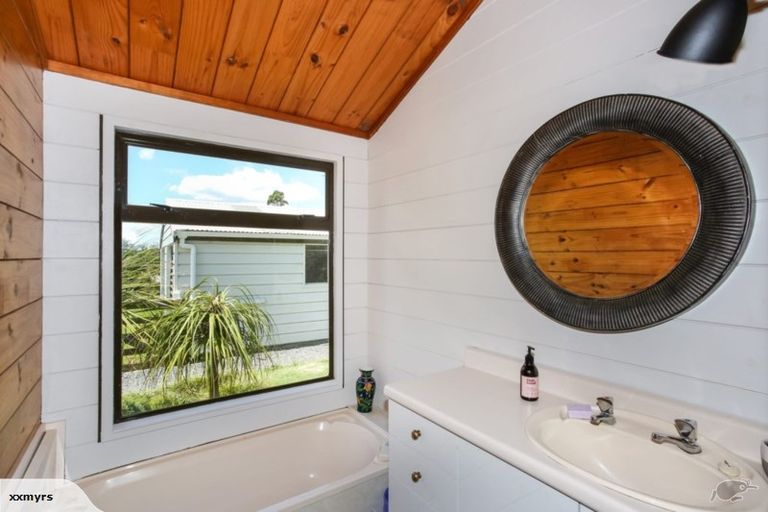 Photo of property in 42 Karioitahi Road, Waiuku, 2683