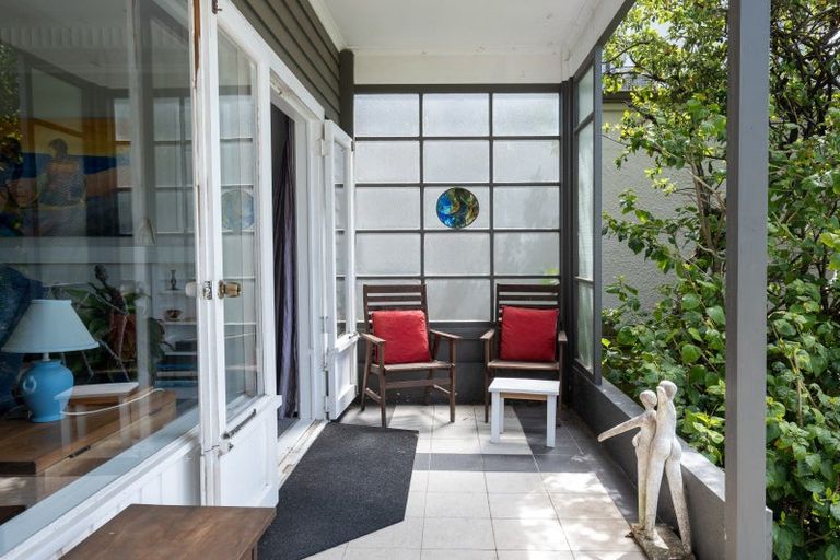 Photo of property in 114 Thompson Road, Bluff Hill, Napier, 4110