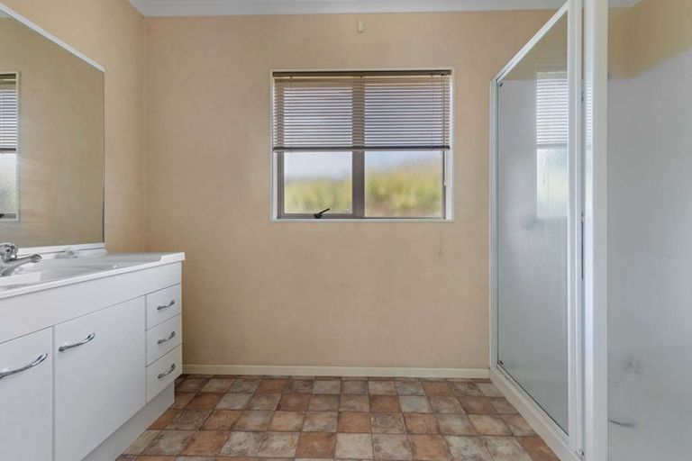 Photo of property in 9 Mcleod Place, Papamoa Beach, Papamoa, 3118