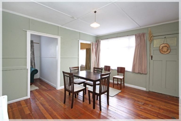 Photo of property in 13 Signal Street, Foxton Beach, Foxton, 4815