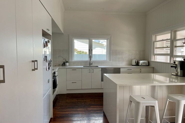 Photo of property in 11 Latham Street, Napier South, Napier, 4110