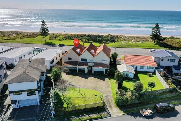 Photo of property in 207c Marine Parade, Mount Maunganui, 3116