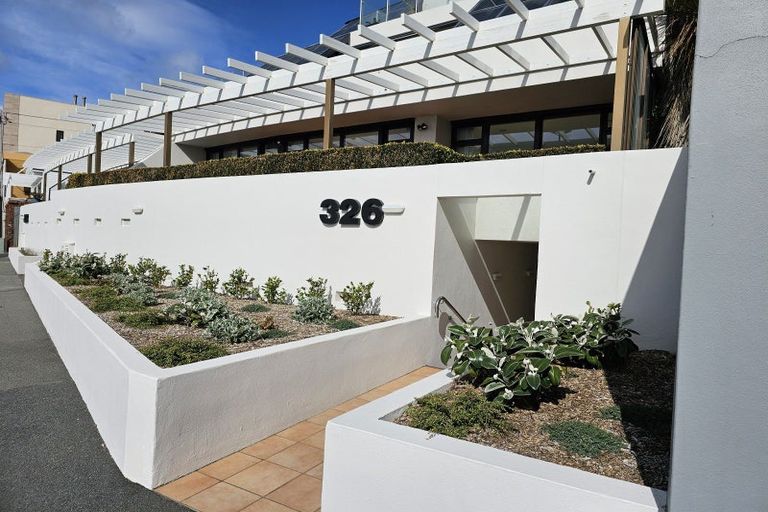 Photo of property in 1/326 Oriental Parade, Oriental Bay, Wellington, 6011