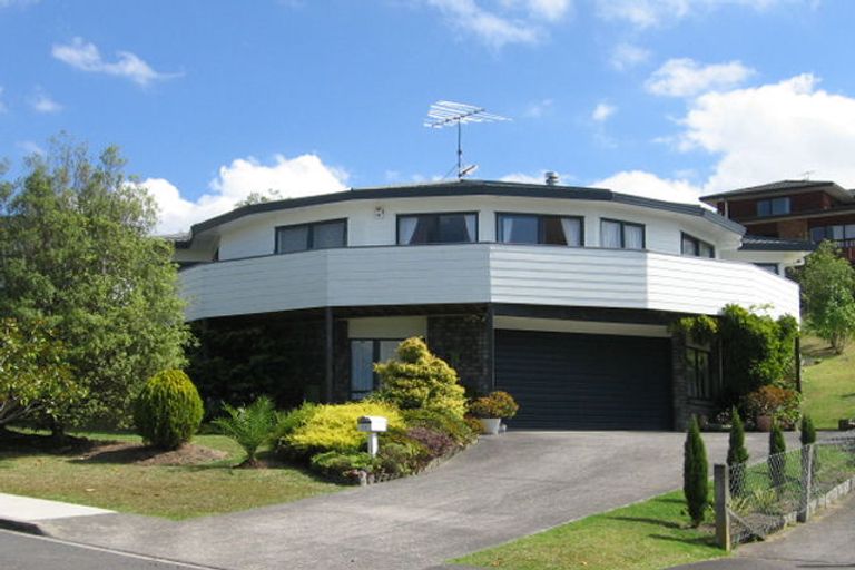 Photo of property in 17 Ballini Rise, West Harbour, Auckland, 0618