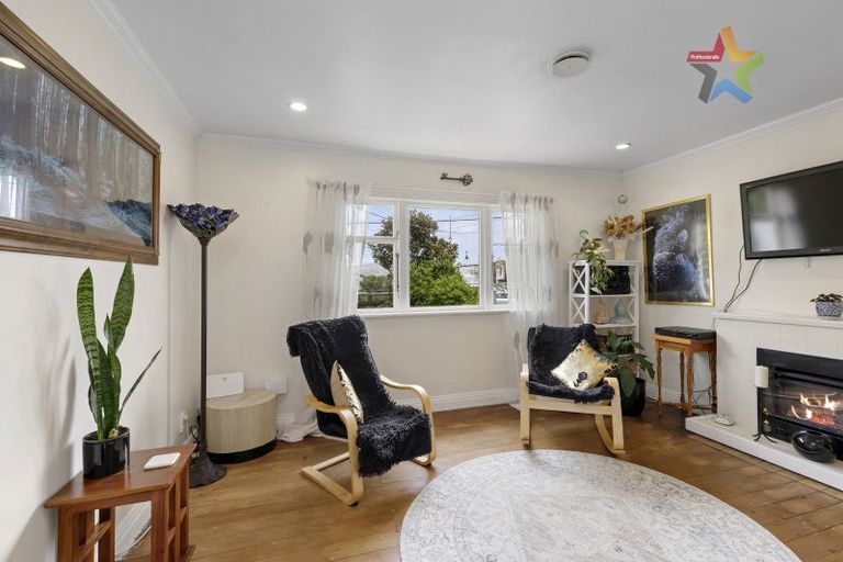 Photo of property in 39 Raukawa Street, Stokes Valley, Lower Hutt, 5019