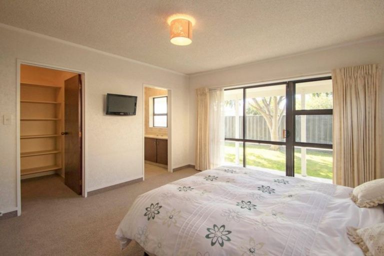 Photo of property in 2/64 Guppy Road, Greenmeadows, Napier, 4112