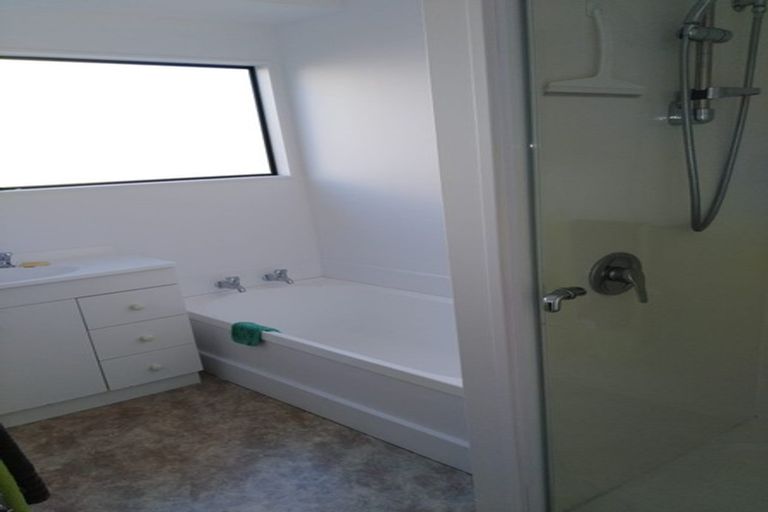 Photo of property in 3 Shearwater Street, One Tree Point, 0118