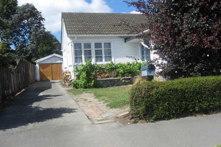 Photo of property in 323 Riccarton Road, Upper Riccarton, Christchurch, 8041