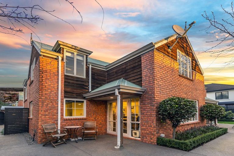 Photo of property in 3/61 Hawkesbury Avenue, St Albans, Christchurch, 8014