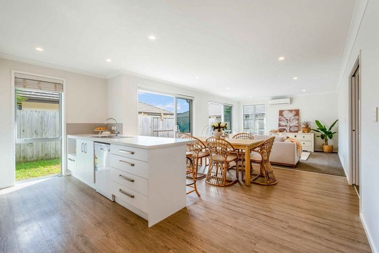 Photo of property in 11 Sabre Street, Papamoa Beach, Papamoa, 3118