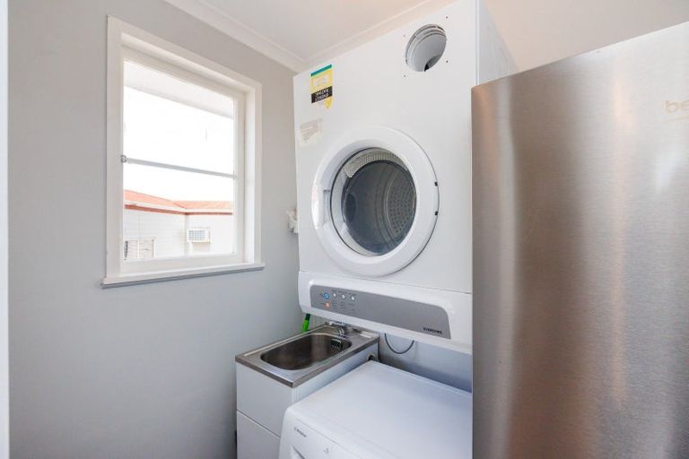 Photo of property in 34 Ruamahanga Crescent, Terrace End, Palmerston North, 4410