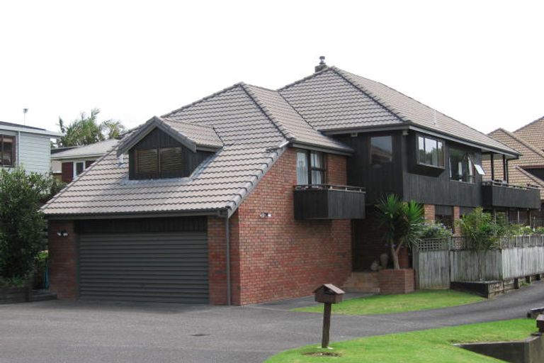 Photo of property in 2/23 Park Rise, Campbells Bay, Auckland, 0630