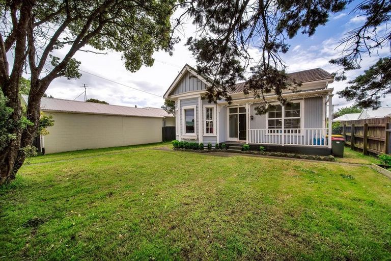 Photo of property in 45 Fitzroy Road, Fitzroy, New Plymouth, 4312