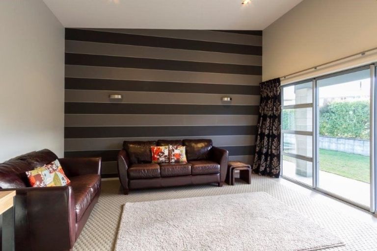 Photo of property in 8 Moraine Place, Lake Hawea, Wanaka, 9382