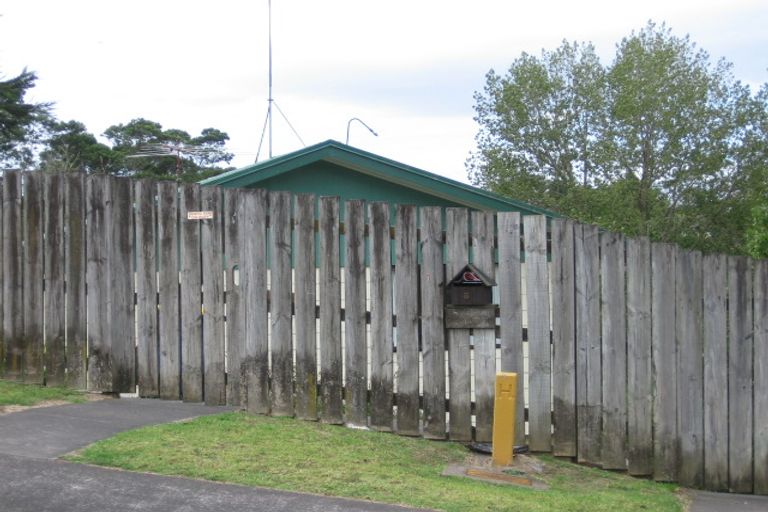 Photo of property in 6 Woodhams Street, Beach Haven, Auckland, 0626