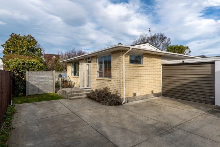 Photo of property in 2/38 Oldwood Street, Bishopdale, Christchurch, 8053