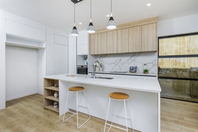 Photo of property in 1 Horokaka Street, Massey, Auckland, 0614