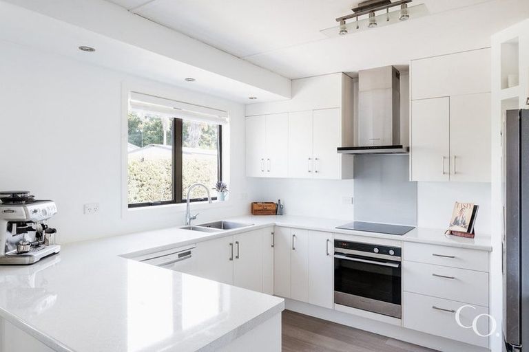 Photo of property in 22 Queen Road, Bellevue, Tauranga, 3110