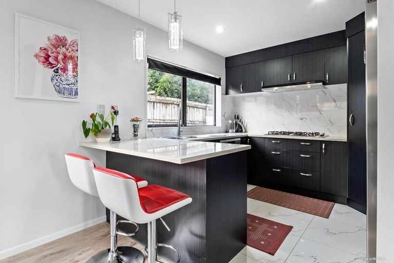Photo of property in 93 Waitaki Street, Henderson, Auckland, 0612
