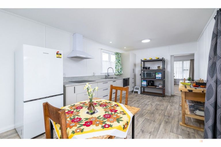 Photo of property in 15 Edward Street, Waimate, 7924