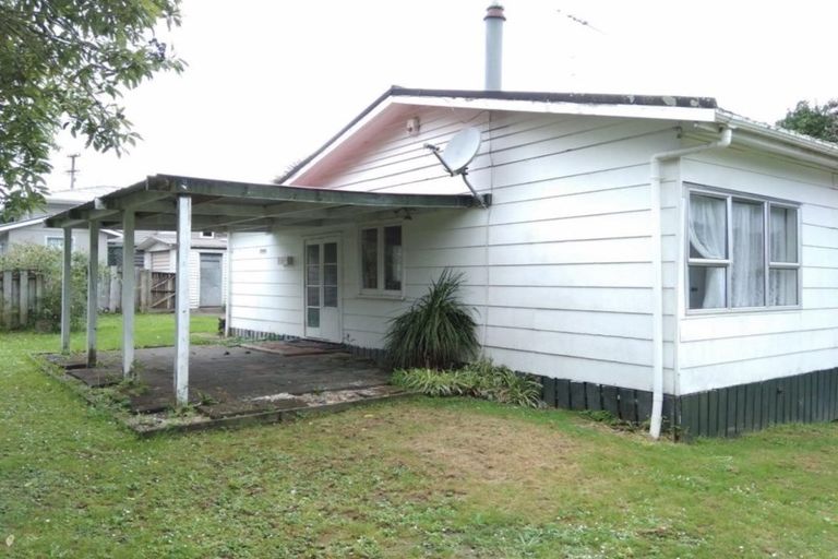 Photo of property in 2/5 Scotts Road, Manurewa East, Auckland, 2102