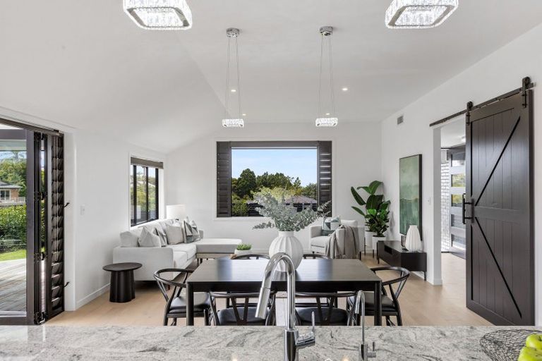 Photo of property in 4 Grovenor Drive, Orewa, 0931