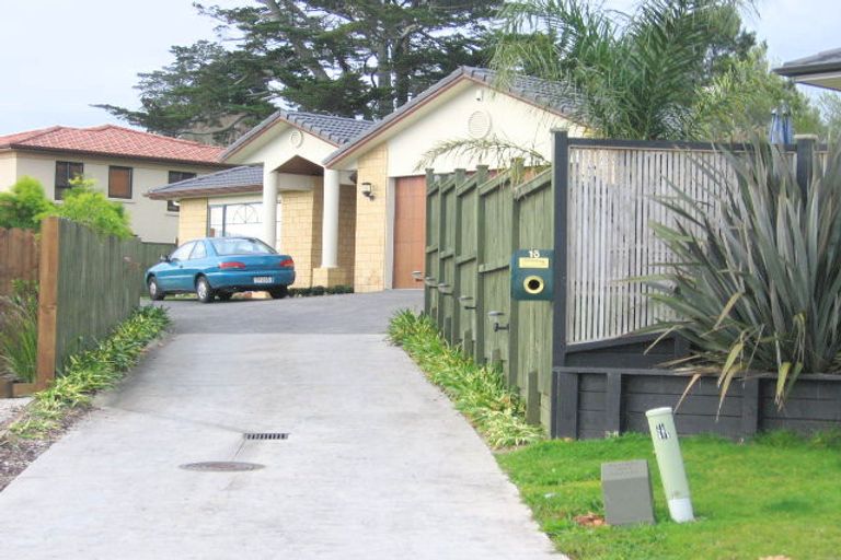 Photo of property in 16 Willowbank Close, East Tamaki Heights, Auckland, 2016