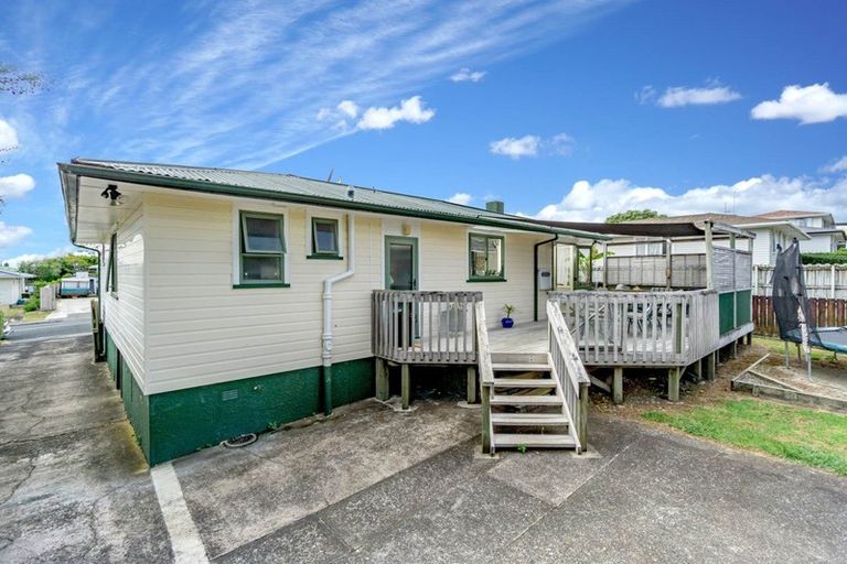 Photo of property in 26 Geordie Street, Henderson, Auckland, 0612