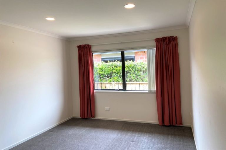 Photo of property in 420 Mangorei Road, Highlands Park, New Plymouth, 4312