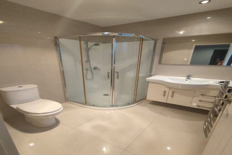 Photo of property in 6b Gossamer Drive, Pakuranga Heights, Auckland, 2010