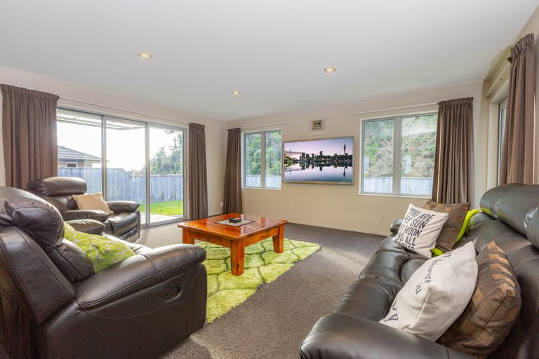 Photo of property in 3 Tussock Place, Stoke, Nelson, 7011