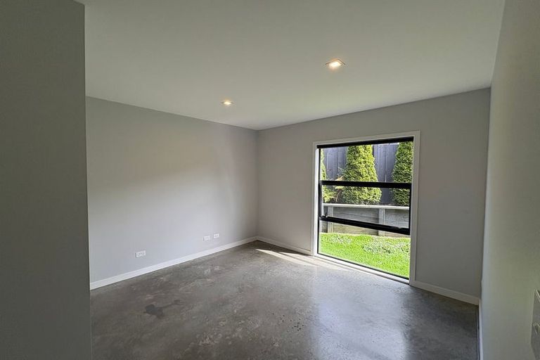 Photo of property in 5 Coutts Way, Fitzherbert, Palmerston North, 4410