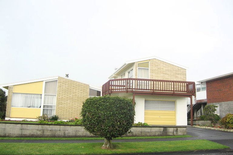 Photo of property in 36 Park Lane, Waitara, 4320