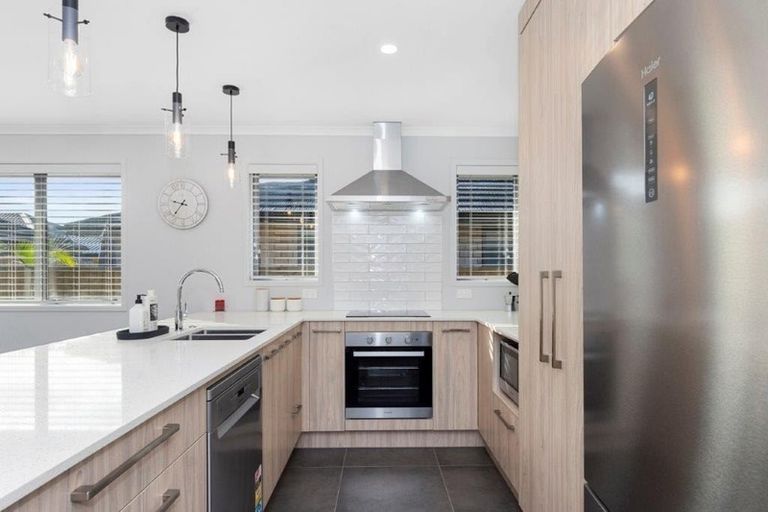 Photo of property in 48 Hills View Drive, Papamoa, 3118