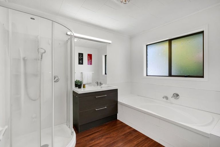 Photo of property in 323 Mangorei Road, Merrilands, New Plymouth, 4312