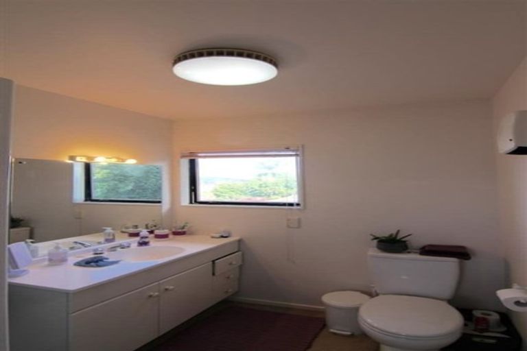 Photo of property in 1/9 Kells Place, Botany Downs, Auckland, 2010