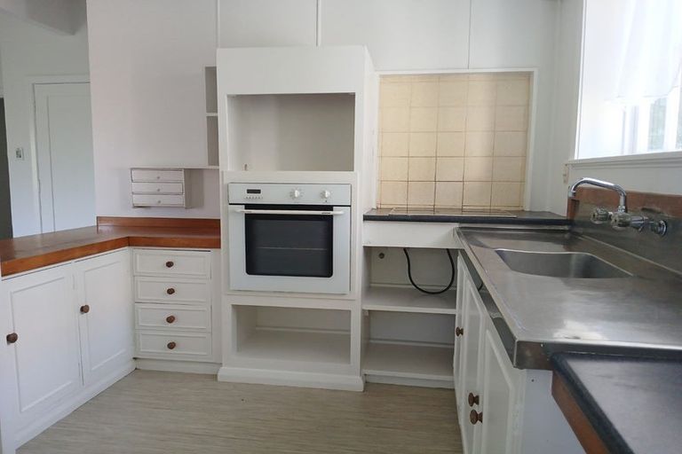 Photo of property in 145a Onslow Road, Khandallah, Wellington, 6035