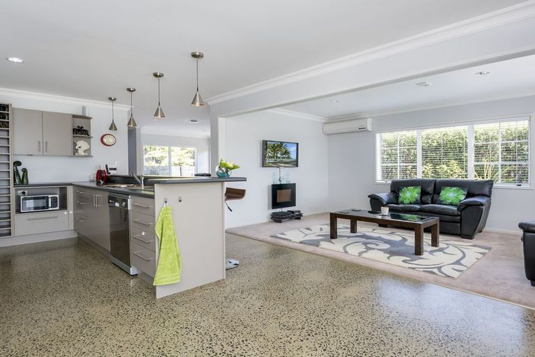 Photo of property in 63 Waterside Drive, Pyes Pa, Tauranga, 3112