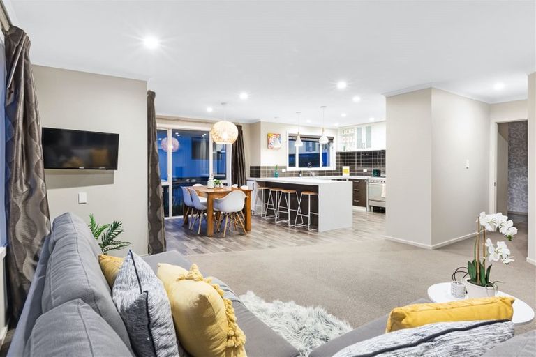 Photo of property in 9 The Pier, Whitby, Porirua, 5024