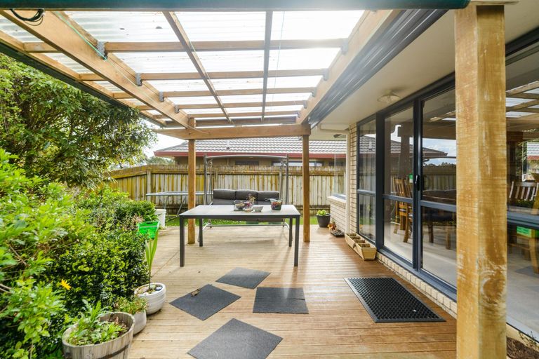 Photo of property in 114 Ruapehu Drive, Fitzherbert, Palmerston North, 4410