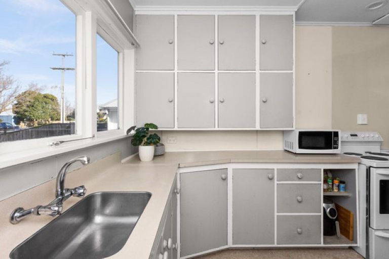 Photo of property in 65 Ferry Road, Clive, 4102