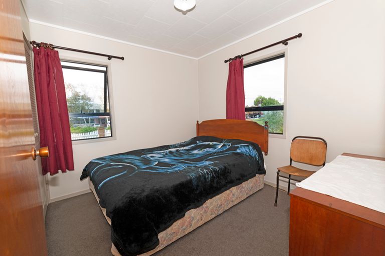 Photo of property in 2/1 Silverstone Place, Henderson, Auckland, 0612