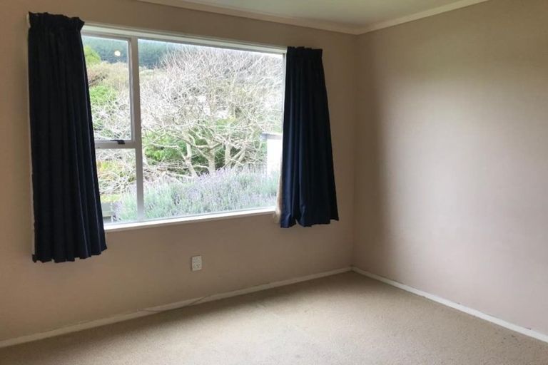 Photo of property in 30a Coates Street, Tawa, Wellington, 5028