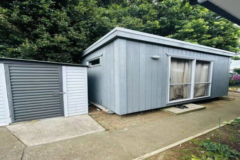 Photo of property in 2/13 Justamere Place, Weymouth, Auckland, 2103