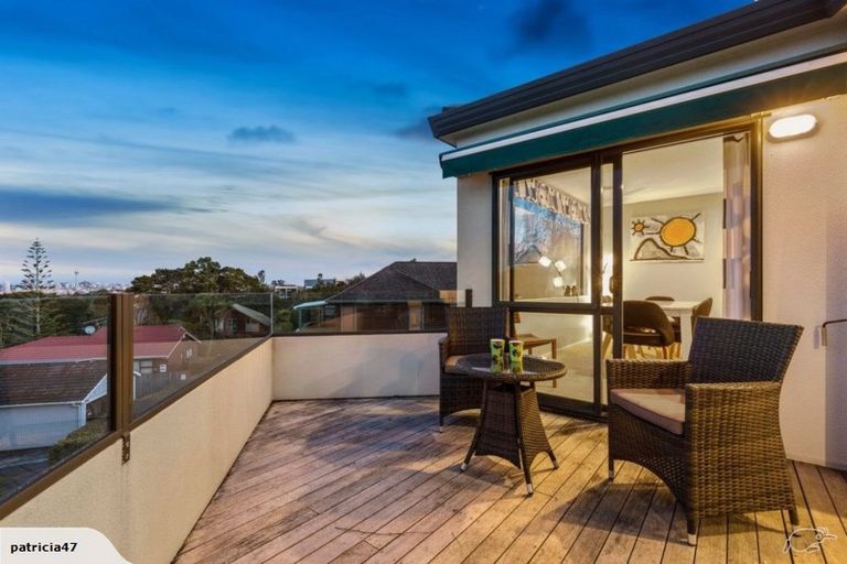 Photo of property in 1/262 Onewa Road, Birkenhead, Auckland, 0626