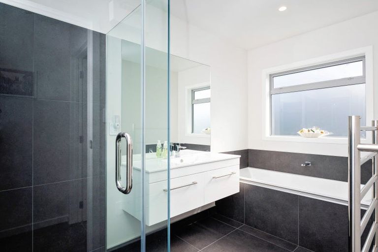 Photo of property in 8 Mckay Close, Frimley, Hastings, 4120