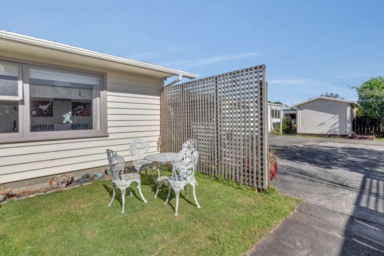 Photo of property in 16 Maunder Street, Marton, 4710